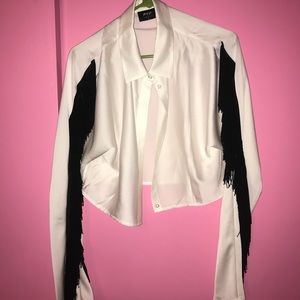 NASTY GAL CROP BOTTON UP FRINGE TOP